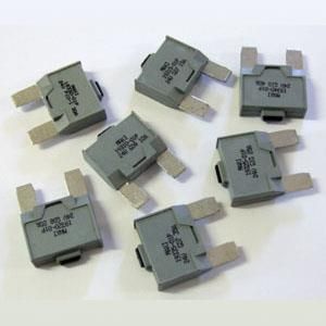 Bellanco 30 Amp Maxi Wedge Manual Reset Circuit Breaker